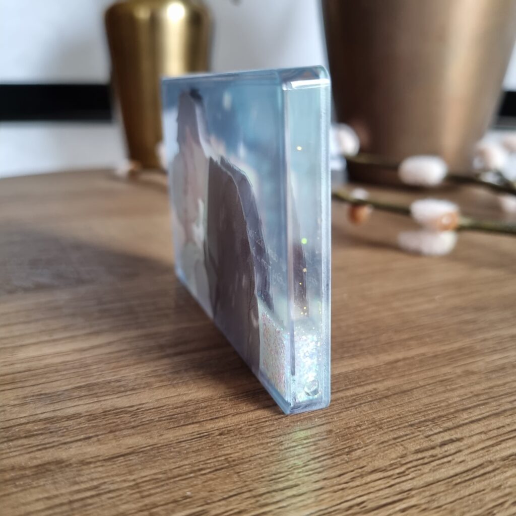 Acrylblock mit Wasser und Glitzer - Couple Tang Tang & Chen Qinqye – Bild 2